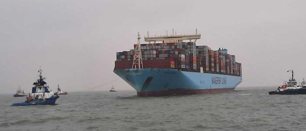 Das Containerschiff „Mumbai Maersk“ auf der Nordsee vor Wangerooge