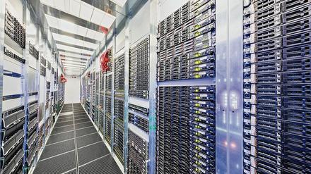 Gigantische Datensammlung. Blick in das Rechenzentrum von Ionos. Foto: Ionos/promo