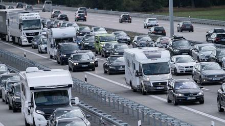 Stauauslöser waren an der A12 die zahlreichen Verzögerungen bei der Einreise nach Deutschland.