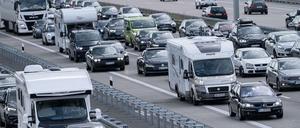 Stauauslöser waren an der A12 die zahlreichen Verzögerungen bei der Einreise nach Deutschland.