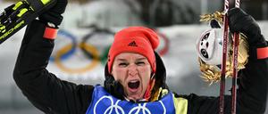 Olympiagold über 15 km: Biathletin Denise Herrmann jubelt.