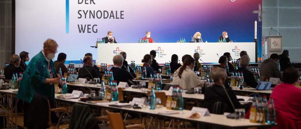 Auf der Synodalversammlung wurde deutlich, dass sich die katholische Kirche in Deutschland nun offenbar ernsthaft auf einen Reformweg macht.