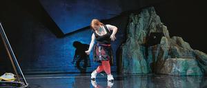 Tanzt und weint echte Tränen. Die Schauspielerin Julia Häusermann.