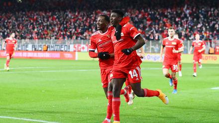 Taiwo Awoniyi (rechts) und Sheraldo Becker sind zwar nicht so kreativ wie Max Kruse, dafür aber unheimlich schnell.