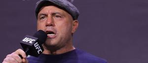 US-Podcaster Joe Rogan steht heftig in der Kritik.