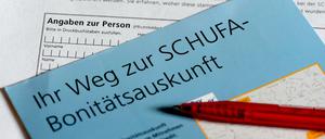 Die Schufa stellt kreditrelevante Informationen zusammen und versorgt Vertragspartner mit Informationen zur Bonität.