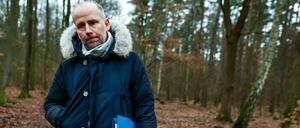 Hendrik Roeke verlor seine Frau Melanie, als im Oktober 2019 ein Baum auf ihr Auto krachte. Im Prozess gegen den Revierförster ist der Witwer Nebenkläger.
