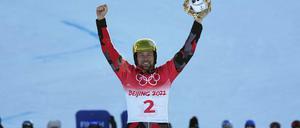 Und einer gewinnt - so wie Benjamin Karl aus Österreich im Parallel-Riesenslalom des Snowboard-Wettbewerbs.