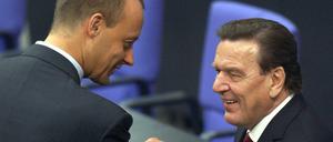 CDU-Chef Friedrich Merz sieht Altkanzler Gerhard Schröder, hier ein Bild aus 2005, zunehmend als Belastung.