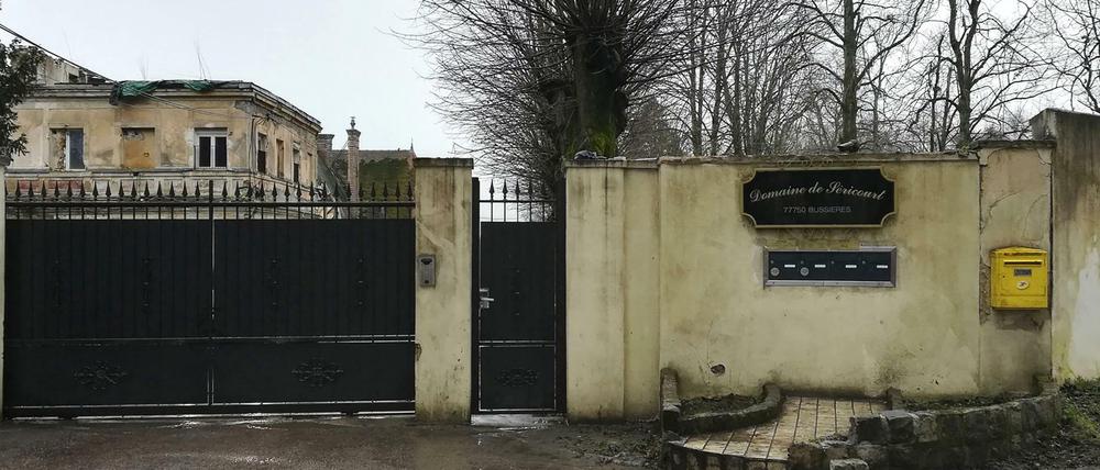 Der Eingang des Internats in Bussières etwa 60 Kilometer östlich von Paris 