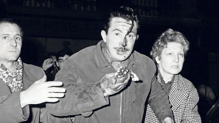 Kampf um Unabhängigkeit: Ein verletzter Demonstrant in Paris am 8. Februar 1962.