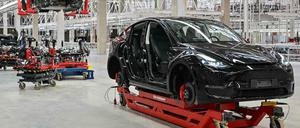 Eigentlich sollten in Grünheide schon Anfang des Jahres die Autos für den Verkauf produziert werden.