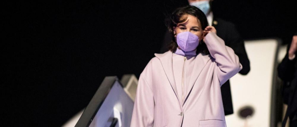 Bundesaußenministerin Annalena Baerbock bei ihrer Ankunft in Israel