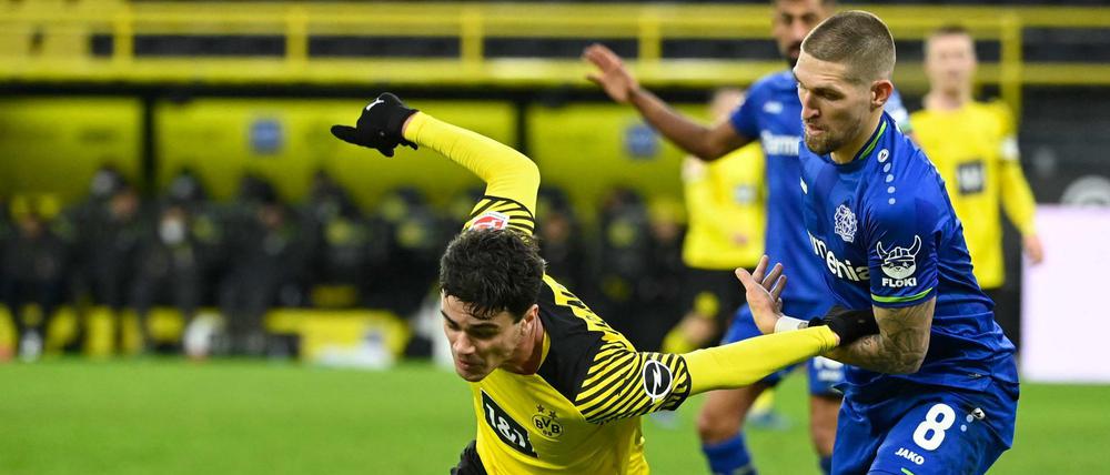 Am Ende verlor der BVB vor 10.000 Zuschauern im eigenen Stadion mit 2:5 (1:3).