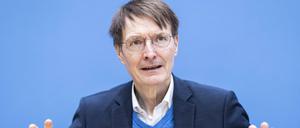 Für Bundesgesundheitsminister Karl Lauterbach war die Verkürzung der Genesenendauer notwendig.