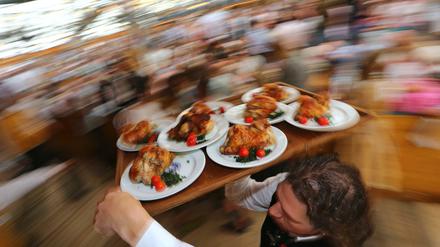 870.000 halbe Hendl gingen beim letzten Oktoberfest über den Tresen.
