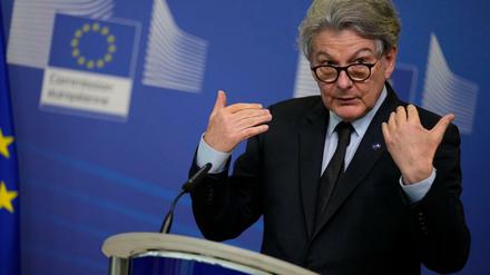 Thierry Breton, EU-Binnenmarktkommissar, spricht während einer Unterzeichnungszeremonie für den Chips Act am EU-Hauptsitz in Brüssel.
