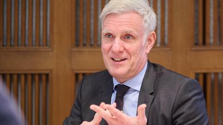 Stephan Schwarz (parteilos), Senator für Wirtschaft, Energie und Betriebe des Landes Berlin ist Miteigentümer der GRG Services Group - führt aber nicht mehr das operative Geschäft.
