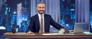 Moderator Jan Böhmermann am Arbeitsplatz beim ZDF.