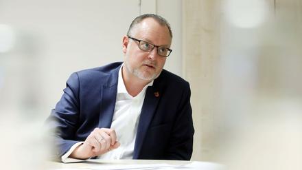 Falko Liecke, Sozialstadtrat in Neukölln, fällt seit Jahren mit plakativen Forderungen gegen den Islam oder Clan-Kriminalität auf.