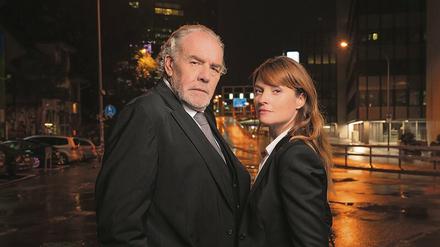 Eigenwillig. Anwalt Borchert alias Christian Kohlund agiert auf seine Weise. Seine Vorgesetzte Dominique Kuster (Ina Paule Klink) akzeptiert das.