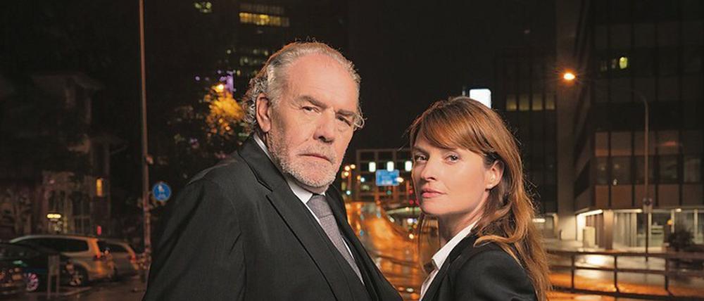 Eigenwillig. Anwalt Borchert alias Christian Kohlund agiert auf seine Weise. Seine Vorgesetzte Dominique Kuster (Ina Paule Klink) akzeptiert das.