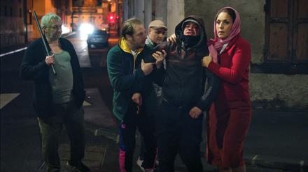 Renaud Rutten, Jean-Charles Clichet, Philippe Fretun, Iliès Kadri, Farida Rahouadj (v.l.) in "Nobodys Hero".