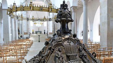 Taufbecken im Hildesheimer Dom (Symbolbild)