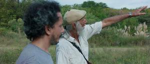 Der argentinische Schriftsteller Félix Buzzamante (l.) joggt jeden Morgen um die Militärbasis "Campo de Mayo" und lässt sich die Geschichten der Anwohner erzählen.