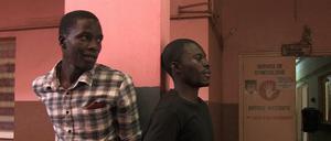 Nestor Ngbandi Ngouyou und Aaron Koyasoukpengo in Rafiki Farialas "We, Students!".