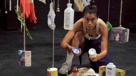 Was tun mit toten Körpern? Performance-Film „One Big Bag“ von Every Ocean Hughes.
