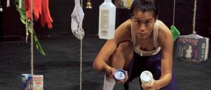 Was tun mit toten Körpern? Performance-Film „One Big Bag“ von Every Ocean Hughes.