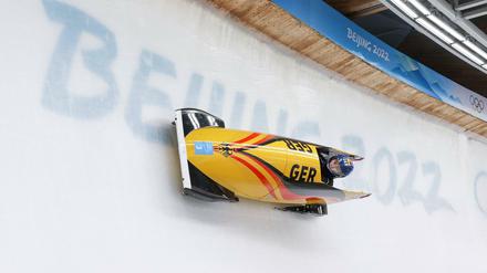 Bobfahrerin Laura Nolte liegt aktuell auf Platz drei, aber zumindest mit dem Olympiasieg dürfte es für die Winterbergerin nichts mehr werden.