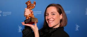 Die katalanische Regisseurin Carla Simón gewann den Goldenen Bären für ihren Wettbewerbsbeitrag "Alcarràs" .