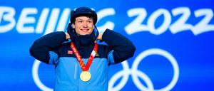 Nils van der Poel hat die Goldmedaille im Eisschnelllauf gewonnen.