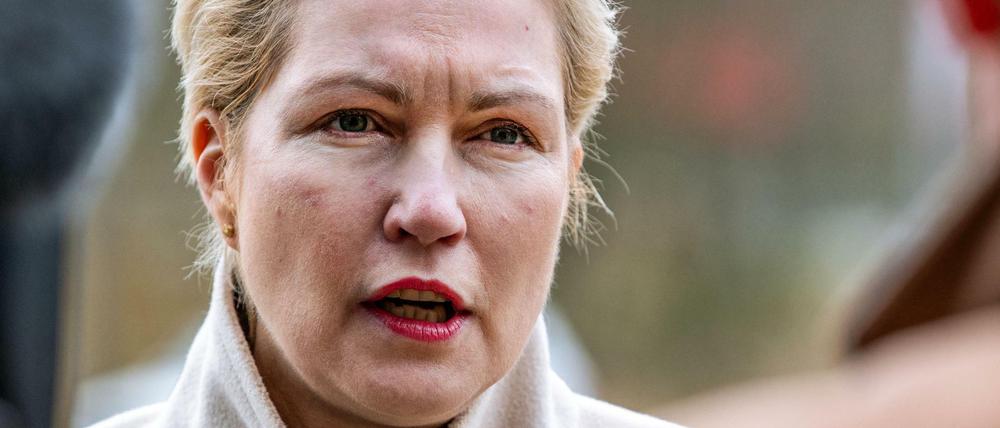 Kritik richtet sich auch gegen Manuela Schwesig (SPD), Ministerpräsidentin von Mecklenburg-Vorpommern. Das Land war 2021 einer der Mitbegründer der Stiftung.