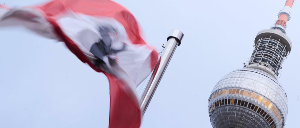 Die Woche beginnt in Berlin und Brandenburg mit teils schweren Sturmböen und kurzen Gewittern. 