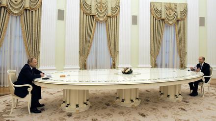 Wladimir Putin und Olaf Scholz sind zu einem Treffen im Kreml zusammengekommen. Scholz traf den russischen Präsidenten zu Gesprächen über die Situation an der ukrainischen-russischen Grenze.