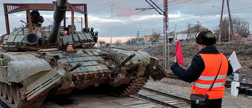 Das russische Verteidigungsministerium kündigte an, dass einige Einheiten zu ihren Stützpunkten zurückkehren würden.