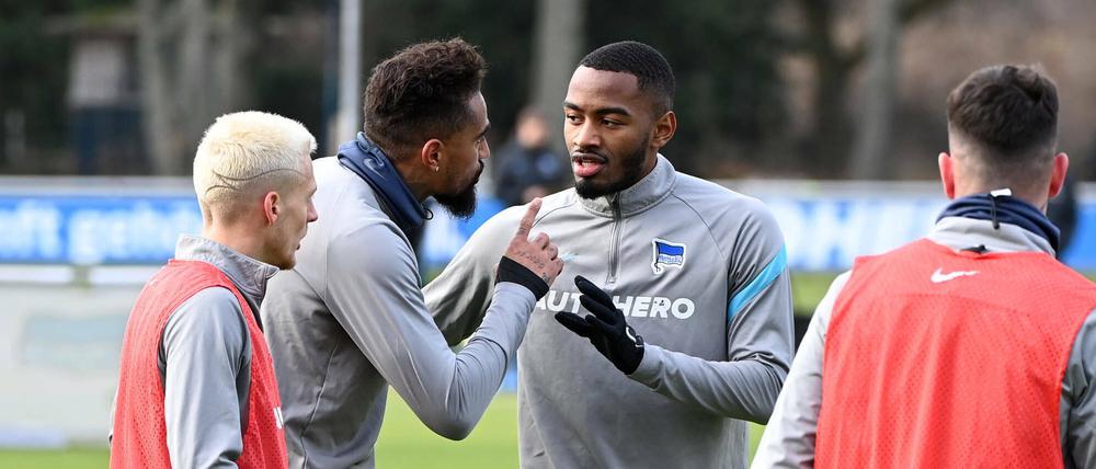 Klare Worte. Myziane Maolida musste sich von seinem Kollegen Kevin-Prince Boateng am Dienstag im Training einiges anhören.