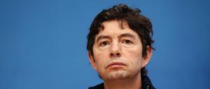 Christian Drosten, Direktor des Instituts für Virologie an der Charité Berlin, äußert sich in der Bundespressekonferenz zur aktuellen Corona-Lage.