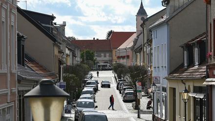 Zehdenick liegt etwa 60 Kilometer nördlich von Berlin an der Havel.