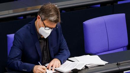Wirtschaftsminister Robert Habeck will eine EEG-Umlage planen, die den Bürgern entgegenkommt. 