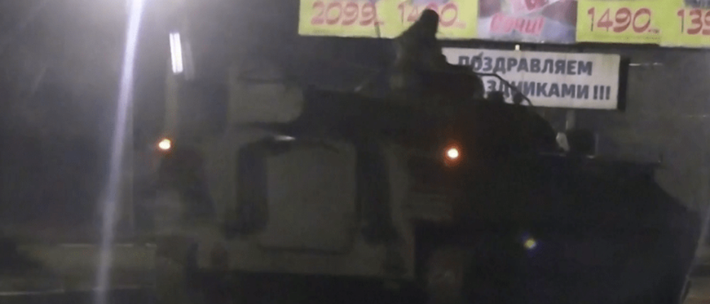 Ein Video auf der Plattform TikTok soll ein russisches Fahrzeug im Donbass zeigen.