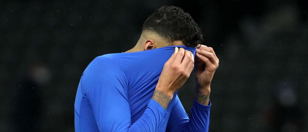Bloß nicht verstecken! Wenn Hertha (hier Stürmer Davie Selke) im Abstiegskampf bestehen will, muss die Mannschaft sich den Zumutungen entschlossen entgegen stellen.