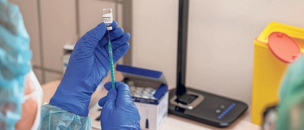 Nicht nur eine Frage der Dosis: Lebendimpfstoffe könnten noch besser gegen neue Varianten des Coronavirus wirken als die bisherigen mRNA-Impfstoffe.