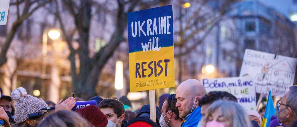 Demonstration für die Ukraine am Dienstag vor der russischen Botschaft in Berlin