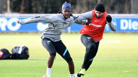 Wieder voll dabei. Dedryck Boyata (links) absolvierte bei seinem ersten Mannschaftstraining seit vier Wochen gleich das komplette Programm.