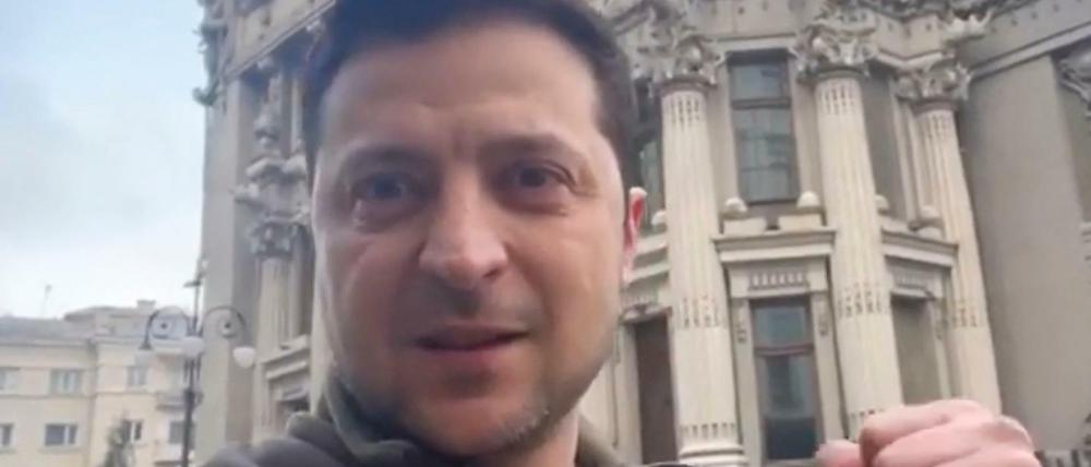 Der ukrainische Präsident Selenskyj auf einem Video vom 26. Februar 2022