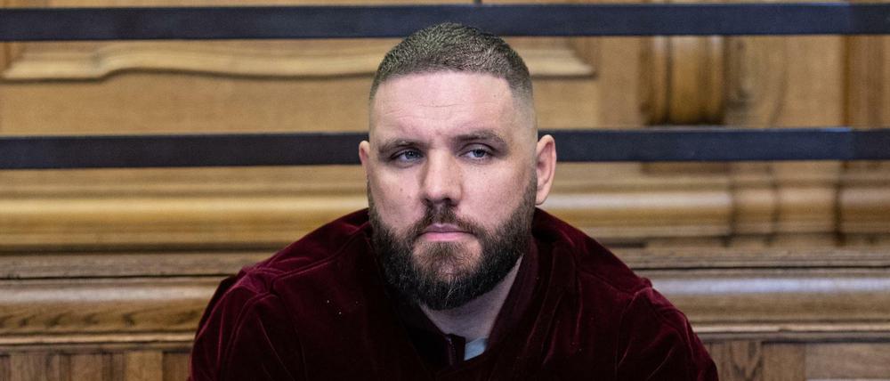 Patrick Losensky, bekannt unter dem Künstlername "Fler", im November 2020 im Amtsgericht Tiergarten. Damals saß er allerdings selbst als Angeklagter vor Gericht
